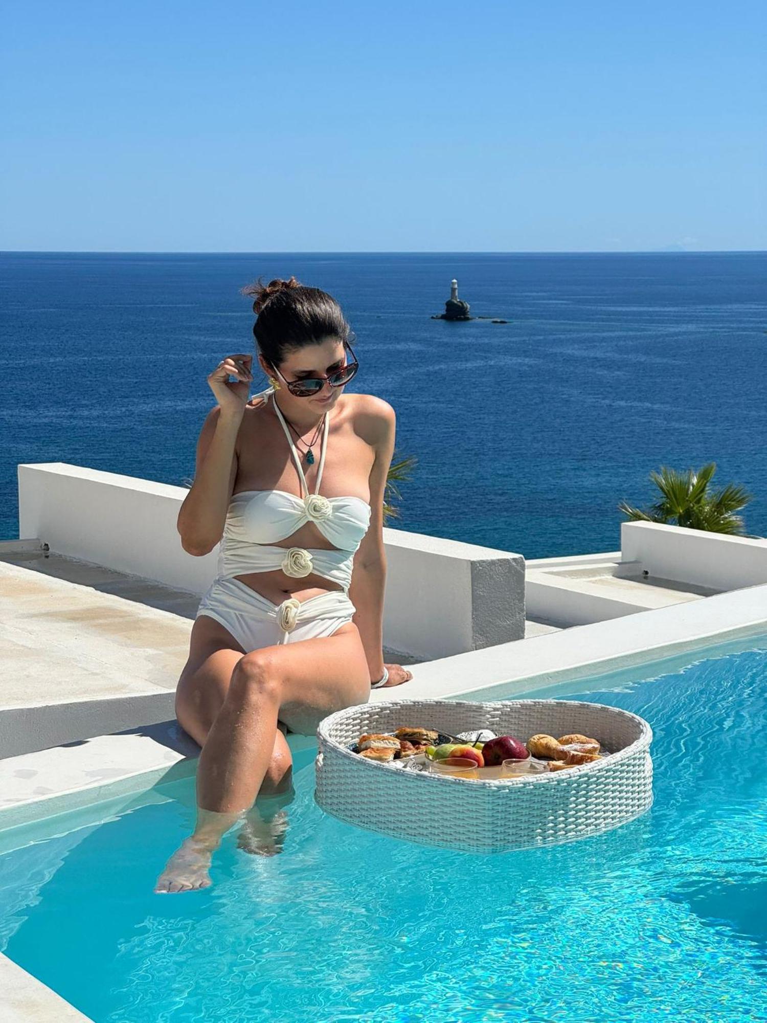 Golden Vista, Beachfront Suites By Explore Andros Εξωτερικό φωτογραφία