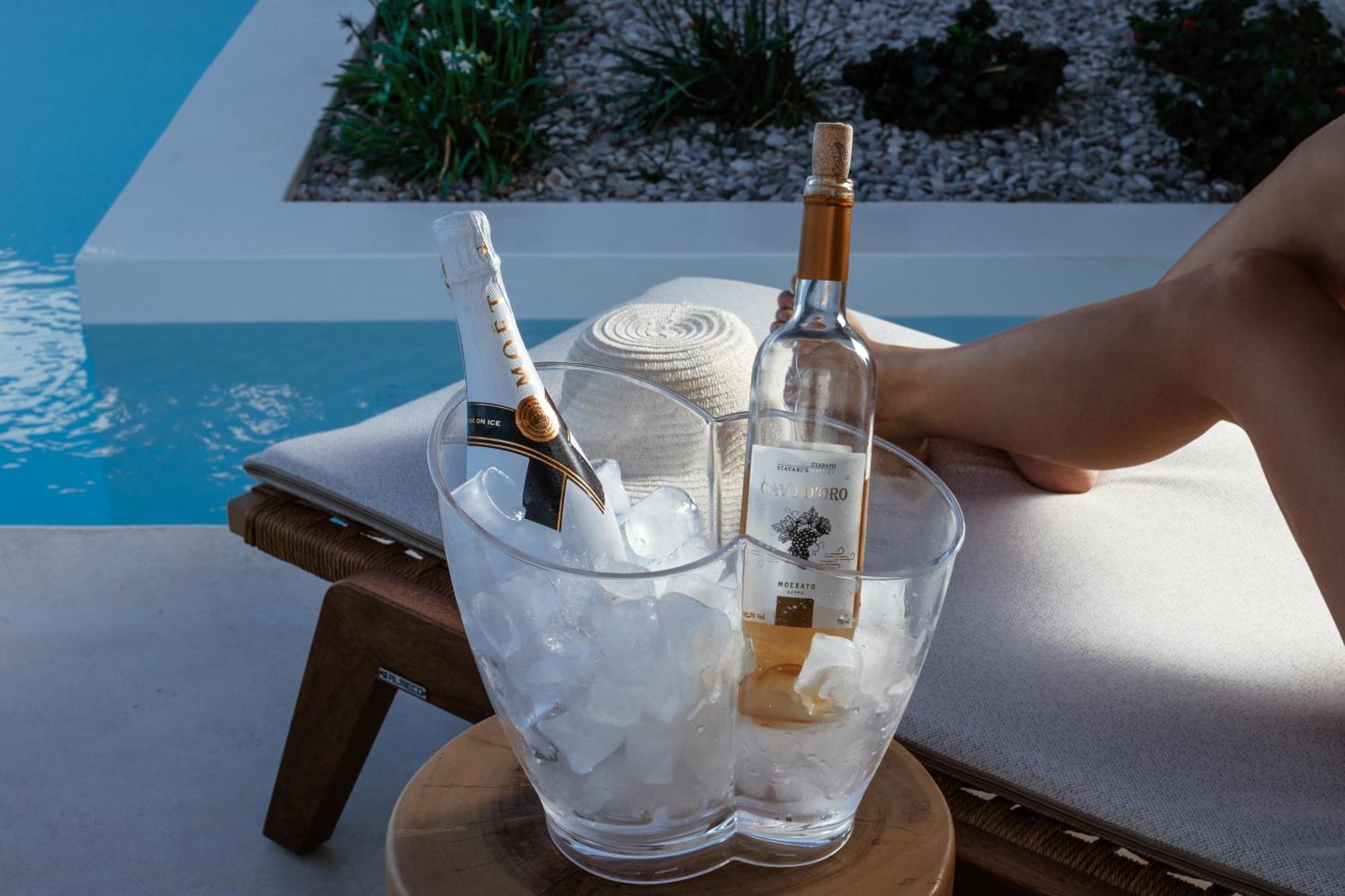 Golden Vista, Beachfront Suites By Explore Andros Εξωτερικό φωτογραφία