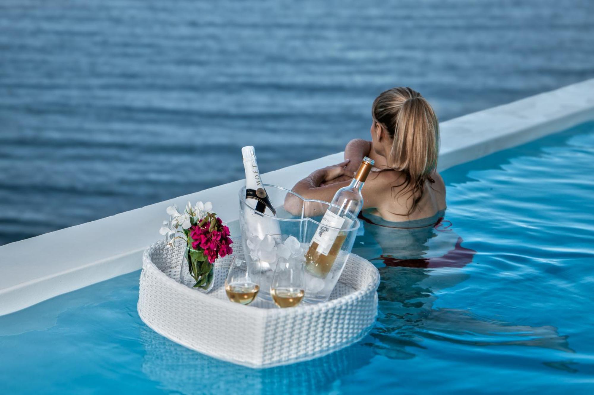 Golden Vista, Beachfront Suites By Explore Andros Εξωτερικό φωτογραφία