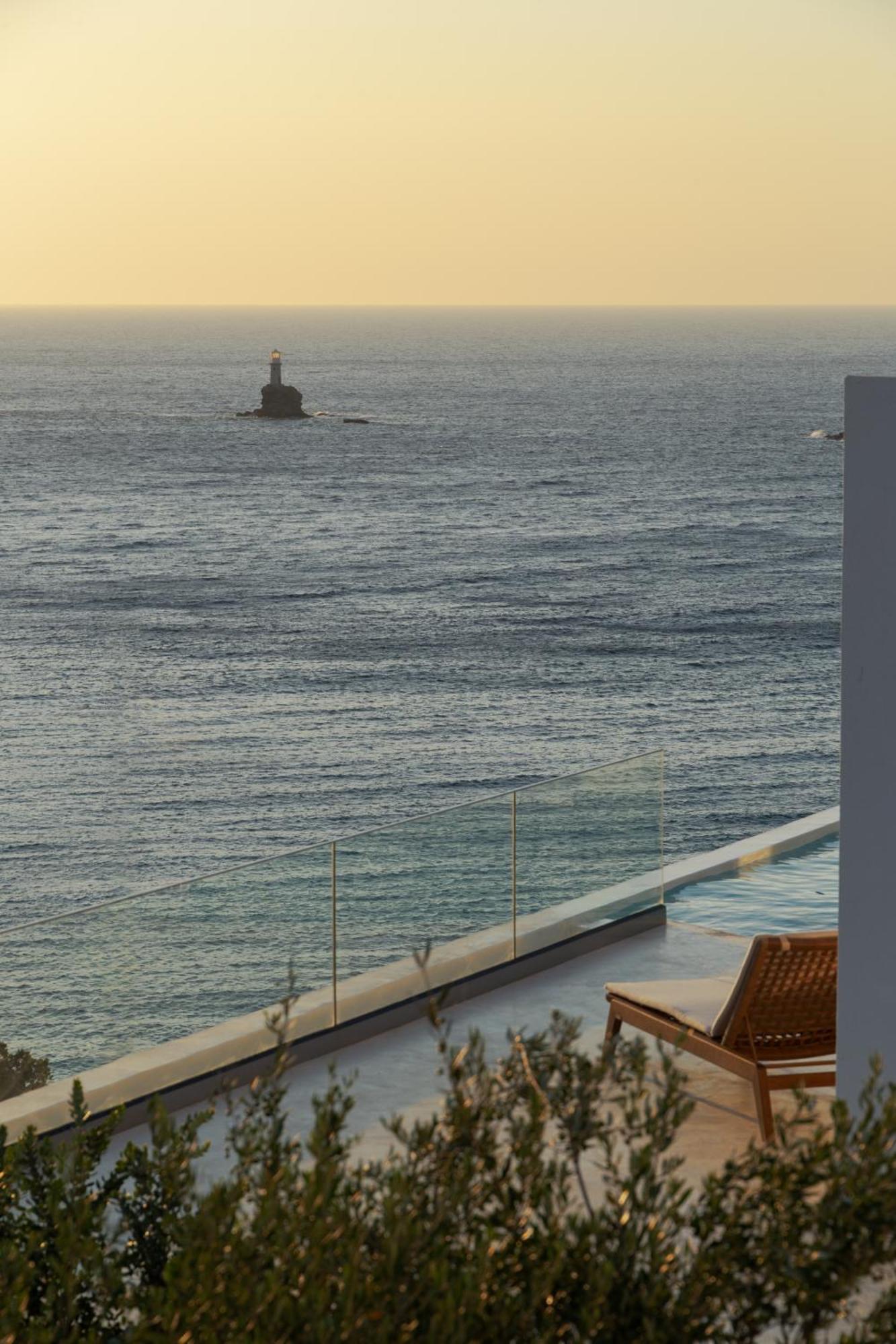Golden Vista, Beachfront Suites By Explore Andros Εξωτερικό φωτογραφία